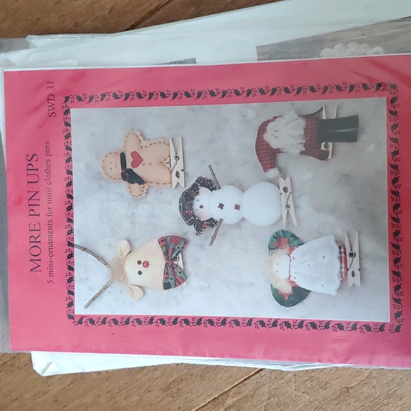 Bundle of vintage holiday craft patterns - Picture 6 of 9